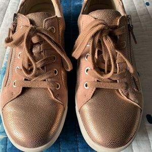 Naturalizer Macayla Sneaker size 9